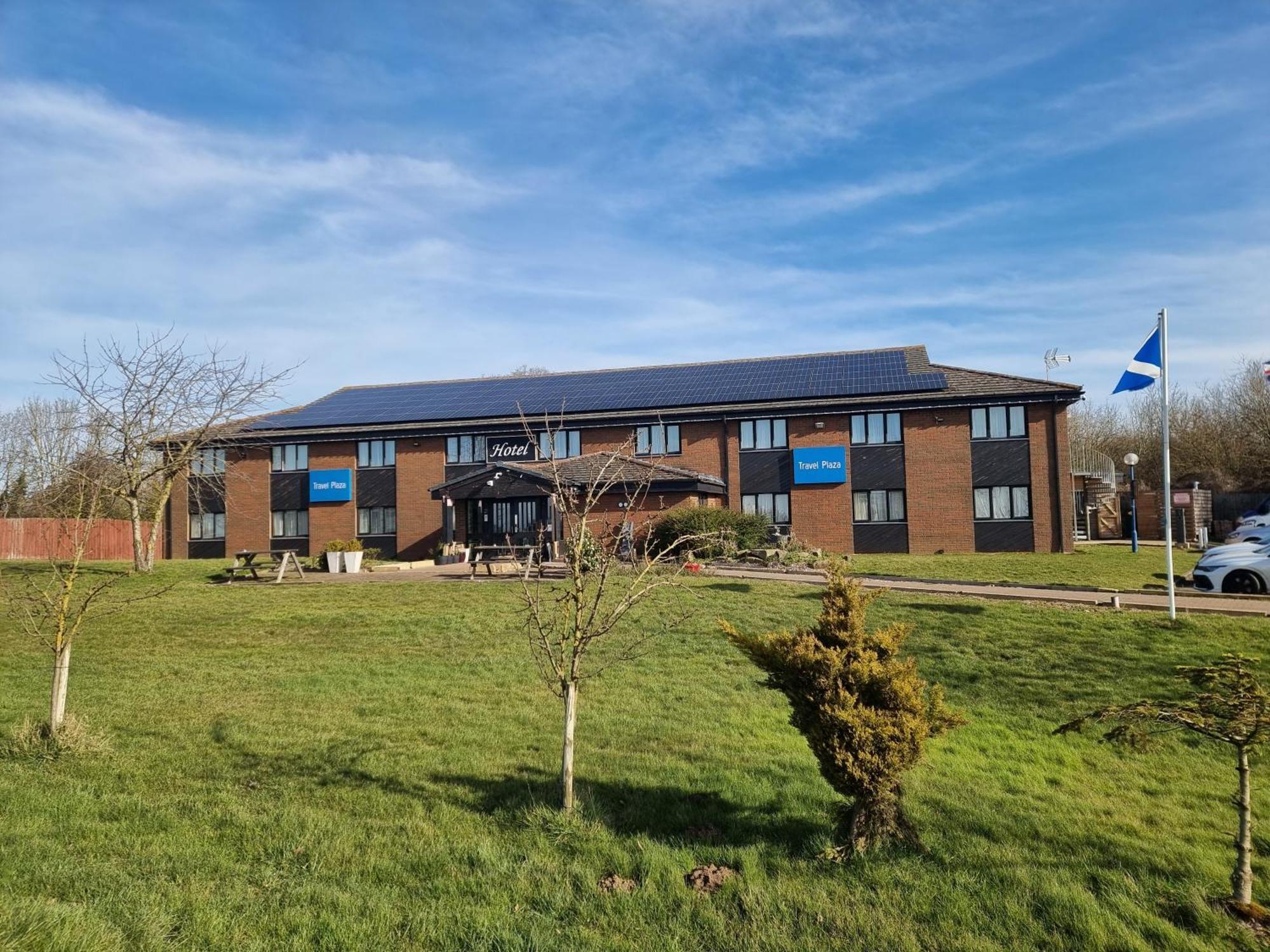 Travel Plaza Hotel Desborough Exterior foto
